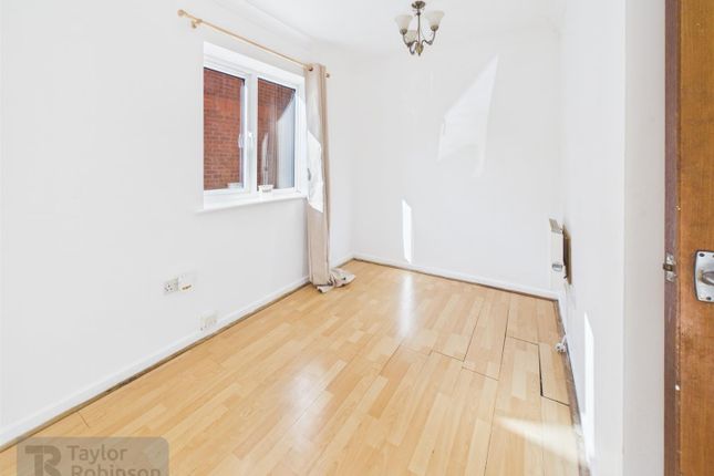 1 St Georges Court, Longmere Road, Crawley photo 4