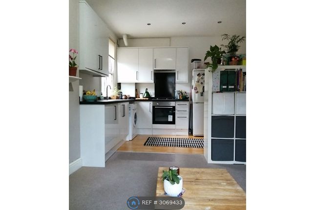 B, Trinity Rise, London photo 2