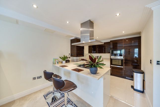 6 Victoria Mansion,, Victoria Close, Hertfordshire photo 4