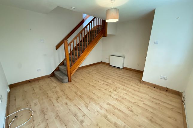 12 Waterside, Edlesborough, Buckinghamshire photo 2