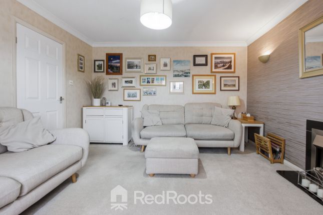 65, Lockwood Bank, Doncaster photo 4