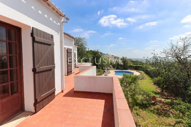 Villa for sale in Santa Barbara De Nexe, Faro, Portugal