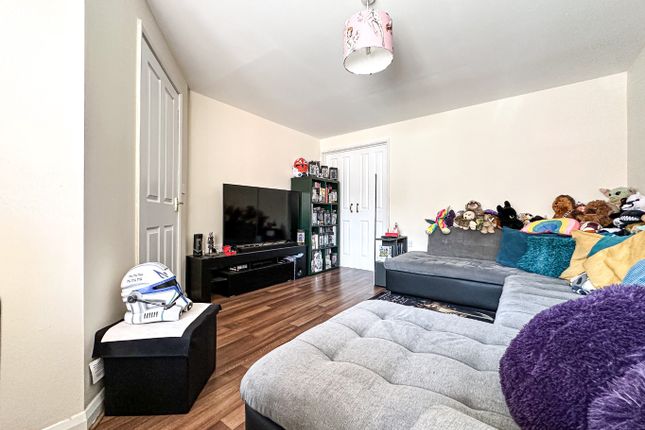 7 Manning Road, Cotford St. Luke, Somerset photo 3