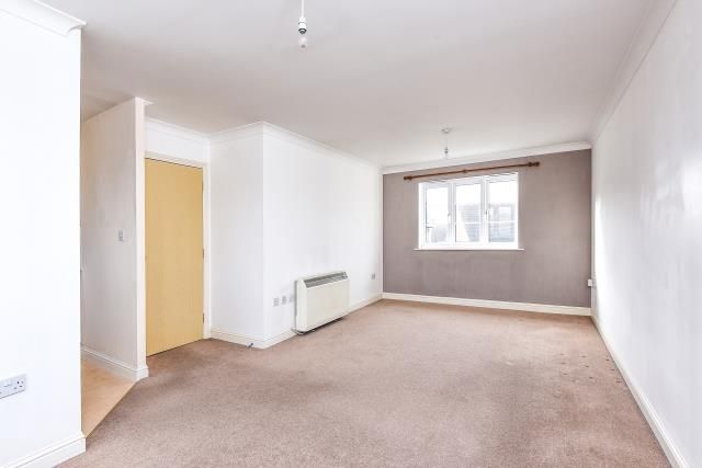 Flat 5, 31, Madley Brook Lane, Witney photo 3