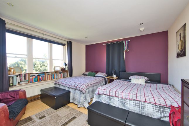 Tower Apartment. Harvey Manor,, Foord Road, Kent photo 4