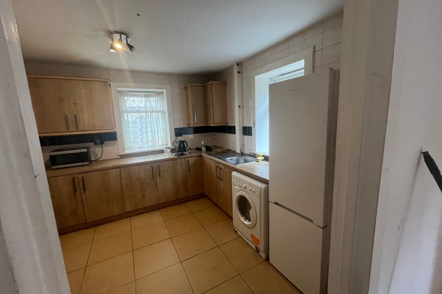 68, Monkswood Hill, Leeds photo 2