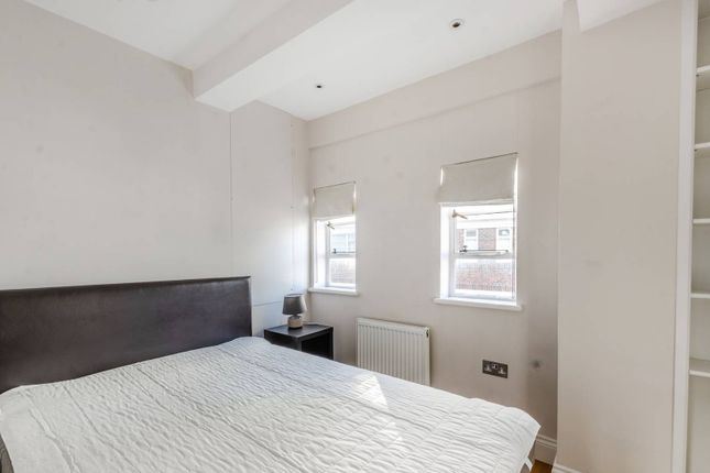 Flat to rent in Nell Gwynn House, Chelsea, London