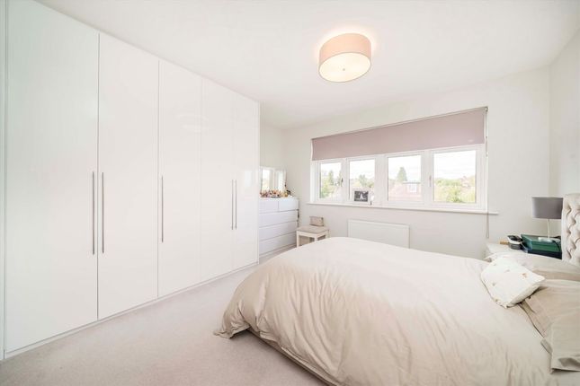 5, Linnet Close, Epsom Downs photo 4