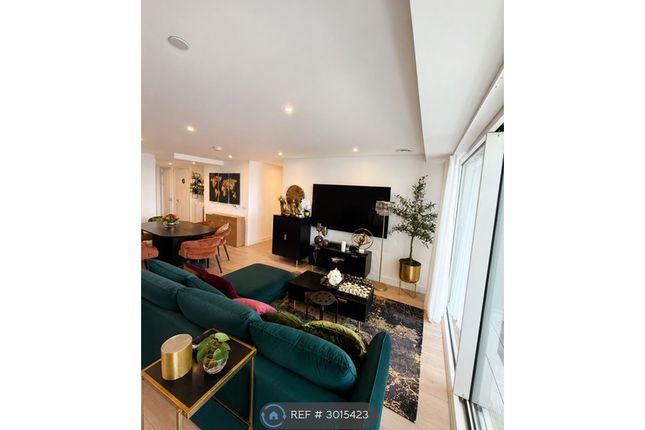 Flat, Goldsmith Apartments Brigadier Walk, London photo 2