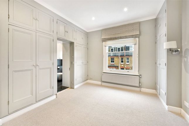 Terraced house to rent in Warriner Gardens, London