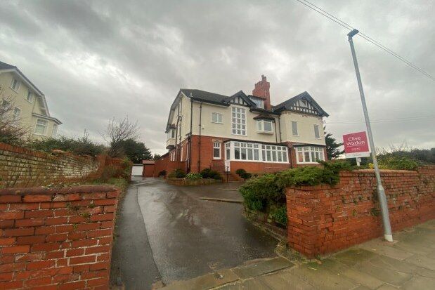 Flat to rent in Lingdale Road, Wirral CH48