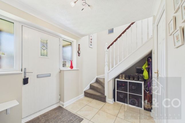 48, Harcourt Way, Northampton photo 2
