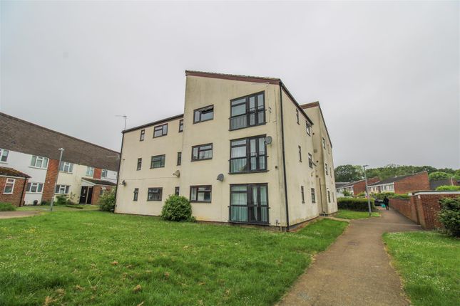 Thumbnail Flat for sale in Little Cattins, Harlow