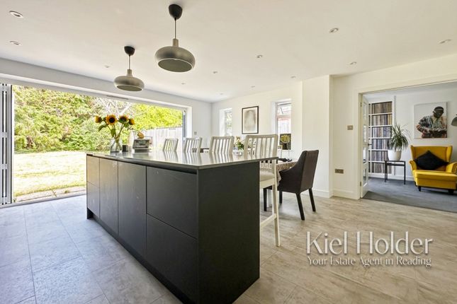 9 Littlecote Drive, Reading, Berkshire photo 3