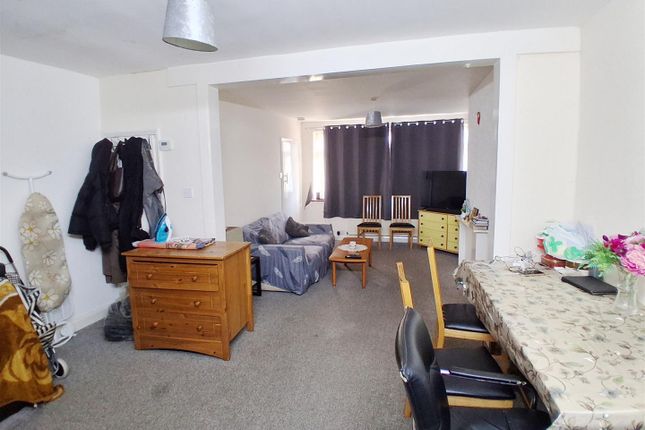 6, Winchester Road, Harlington, Hayes photo 5