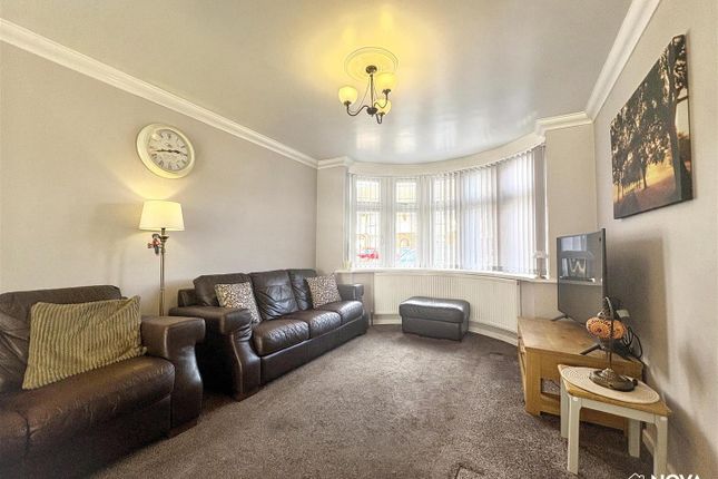 22, Brackendale Grove, Luton photo 4