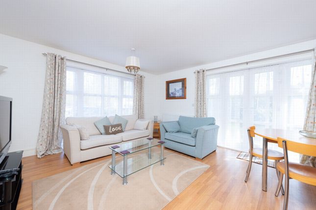 2 Merrill House, Kenley Place, Farnborough photo 4