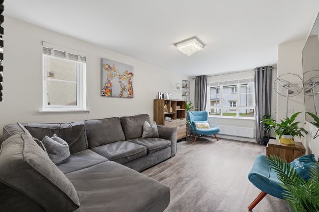 21, Lambourne Crescent, Coatbridge photo 2