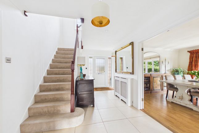 3 Stables Court, Marlow photo 2