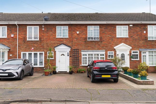 Thumbnail Terraced house for sale in Catherines Close, West Drayton