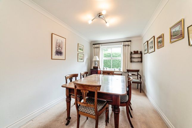 14, Breedons Hill, Reading photo 4