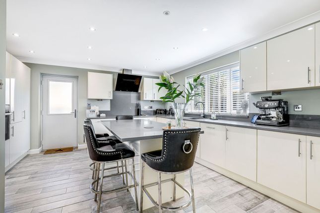 9 Elm Avenue, Nottingham photo 3