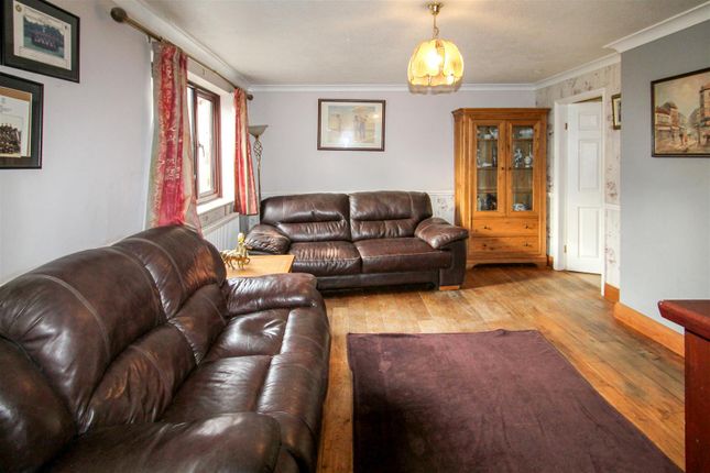 71, De-Ferneus Drive, Raunds photo 2