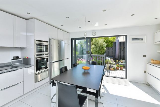171, Grassmere Way, Saltash photo 4