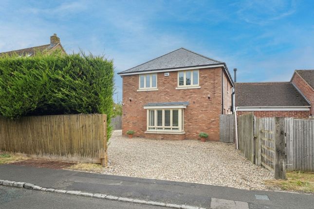 21b Manor Road, Aylesbury photo 4