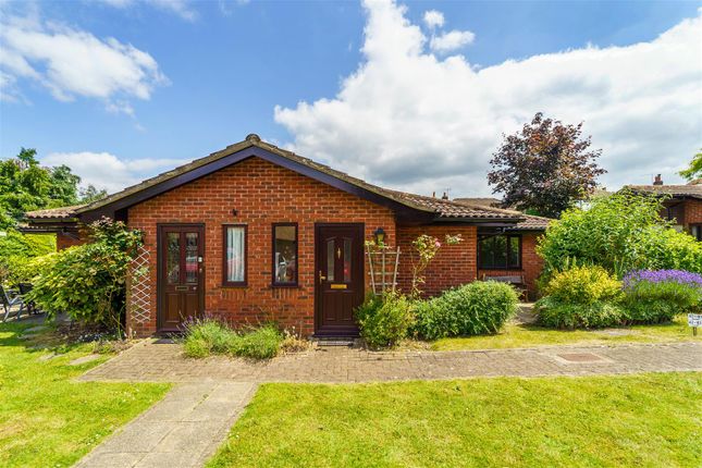 2-bed other on 41, Oakmead Green, Epsom, £300,000