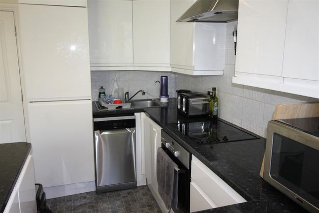 Flat 2, 123, London Road, High Wycombe photo 4