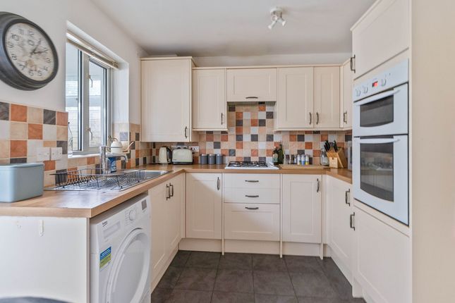 54 Kensington Park, Caldicot photo 2
