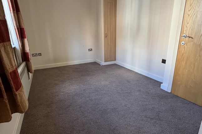 Flat 7, -, Low Road, Doncaster photo 5