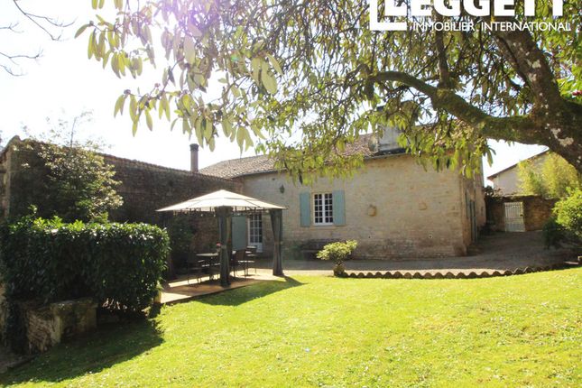 Thumbnail Villa for sale in Montjean, Charente, Nouvelle-Aquitaine