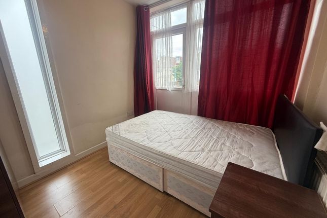 Double Rooms To Rent