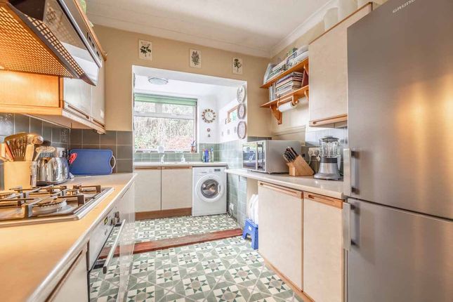 15, Rostrevor Gardens, Iver Heath photo 4