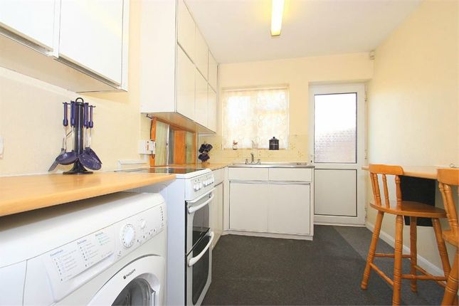 10, Coleridge Crescent, Colnbrook photo 4