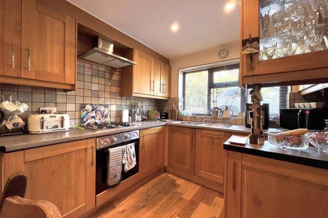 5, Crownest Lane, Bingley photo 2