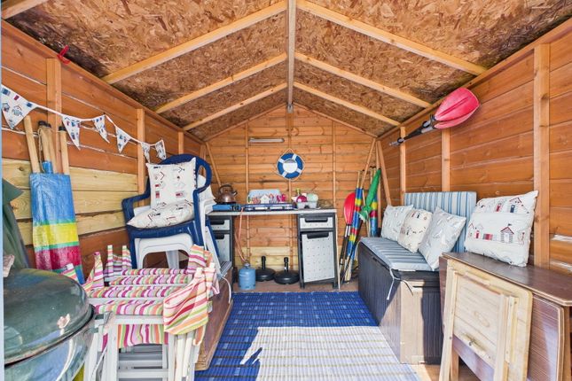 17 Beach Hut Widewater Lagoon, Brighton Road, Lancing photo 4