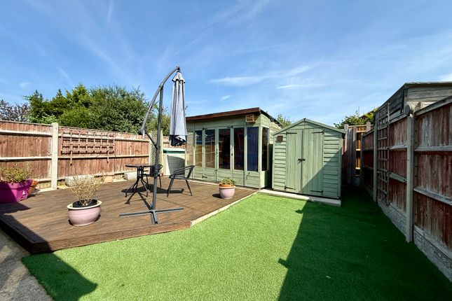 65, Rosedale Gardens, Great Yarmouth photo 3