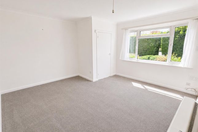 Flat 4, Campbell Court, Goring Street, Worthing photo 2