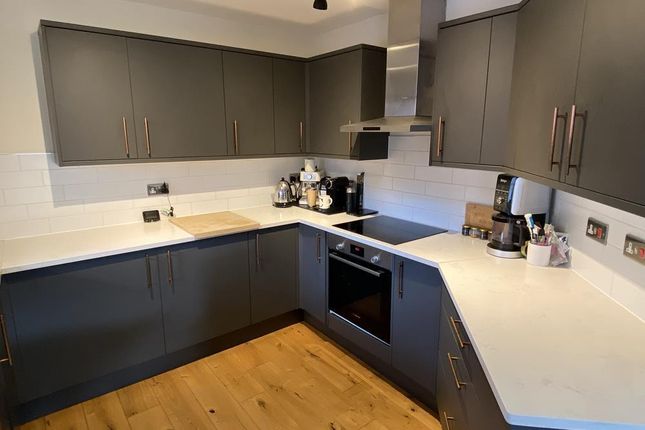 Apartment 4, Rousbury, Shoppenhangers Road, Maidenhead photo 4