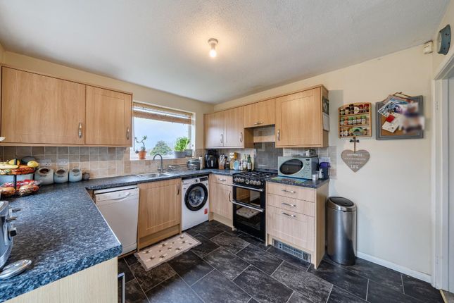 34, Orchard Leaze, Dursley photo 3