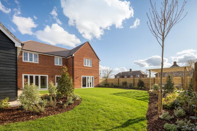 26, Kimblewick Road, Great Kimble, Aylesbury, Hp17 8Te photo 4