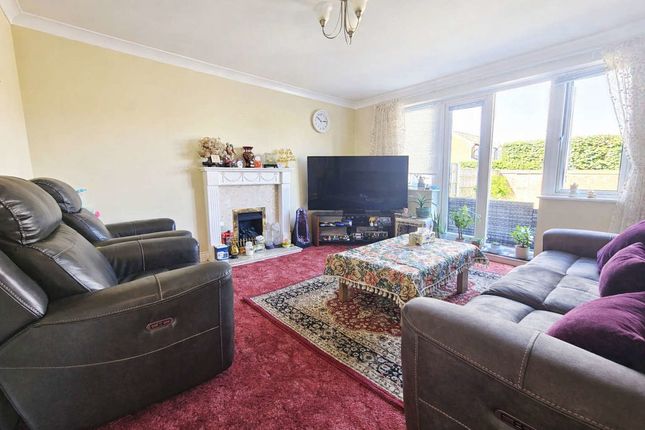 9, Usborne Close, Lee-On-The-Solent photo 2
