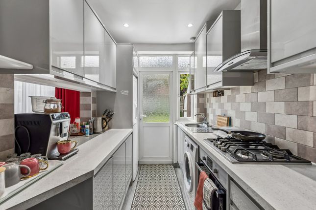 3, Westfield Drive, Harrow photo 3