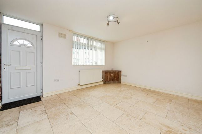 38, Woodfield Road, Ellesmere Port photo 4