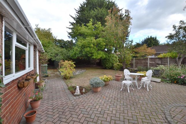 215, Reading Road South, Fleet photo 2