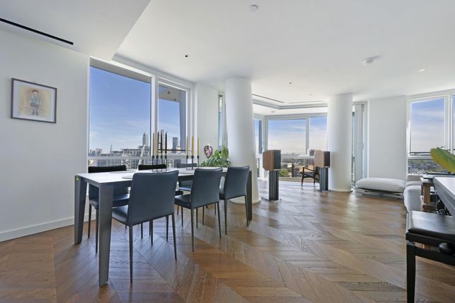 Apartment 905 Holmby House 2, Prospect Way, London photo 3