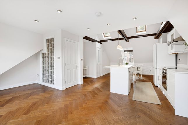 First and Second Floor Flat, 96, Thornton Avenue, London photo 4